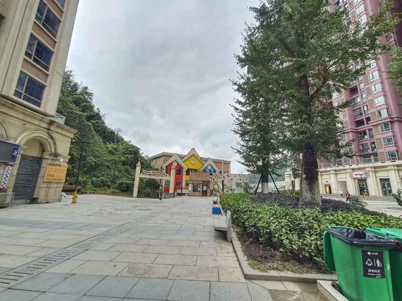 花果园半山小镇w2区