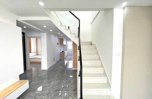 巴塞罗那花园小区3室3厅155㎡58万二手房图片