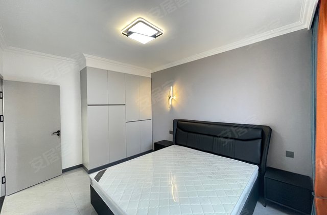 日新小区1室1厅58㎡14万二手房图片