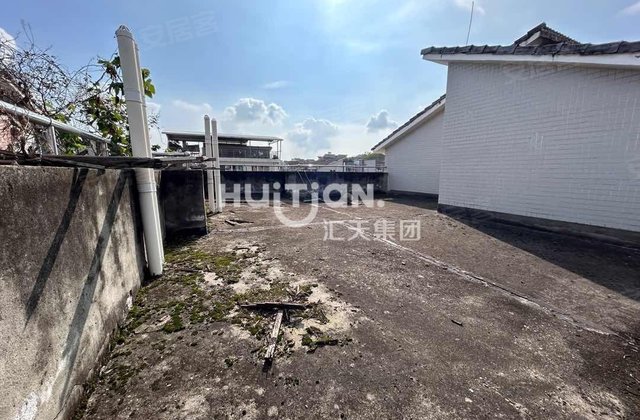 西雅图水景苑4室2厅153㎡38万二手房图片