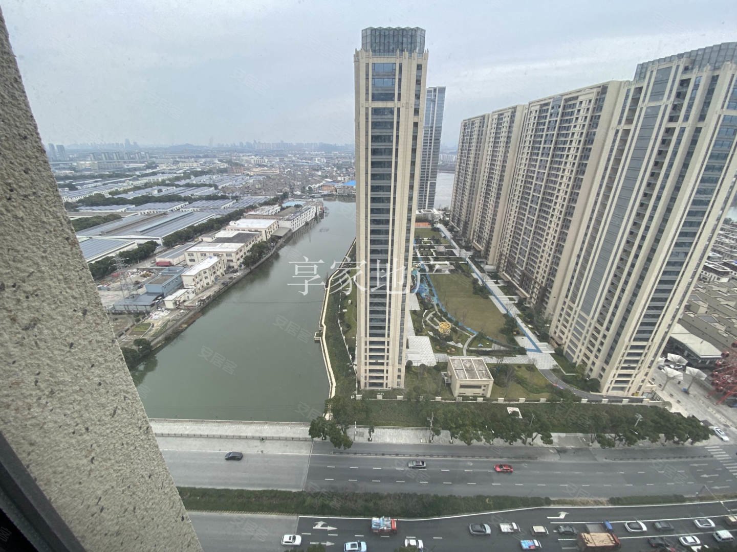 元垄城宁园3室2厅2卫106㎡南北240万