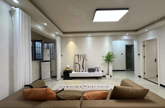 容金国际3室2厅117㎡69.8万二手房图片