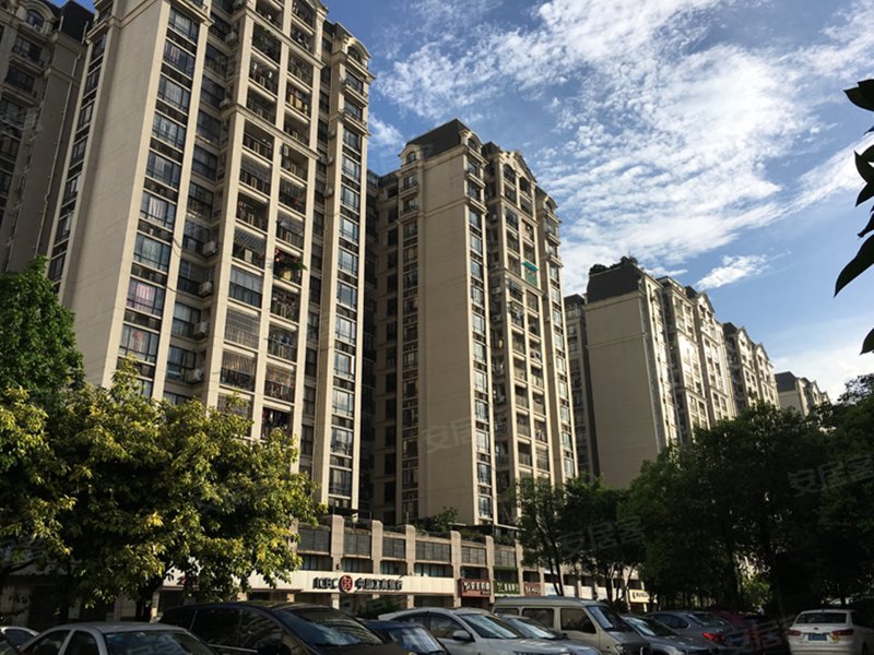 保利香槟花园(b区)