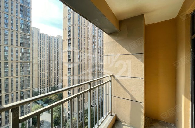 东方今典(D区)3室2厅98㎡49万二手房图片