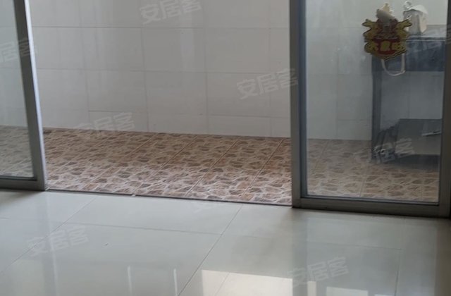 虎山路64幢小区3室2厅110㎡77万二手房图片