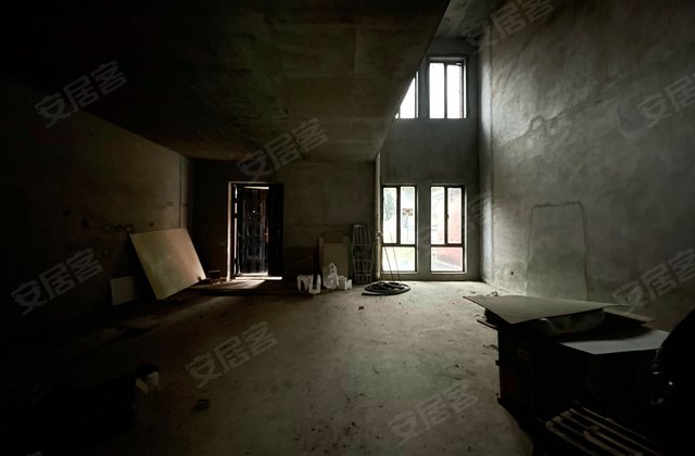 熙庭原著(别墅)4室2厅3卫213.82㎡南180万