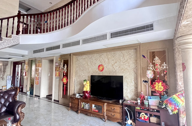 城领国际5室2厅231.5㎡89.8万二手房图片