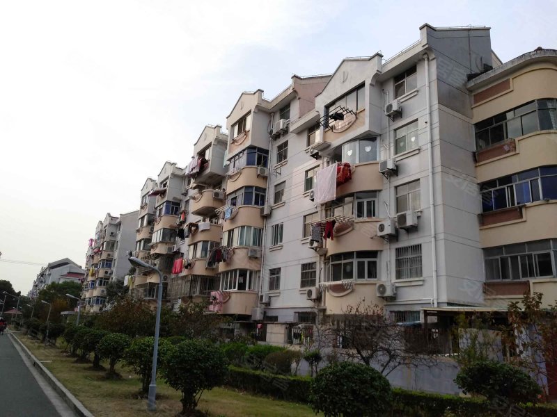 思凡花苑一街坊