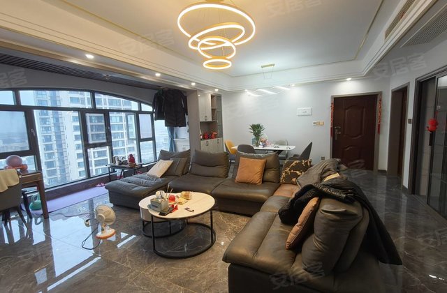 金雁马德里花园3室2厅123㎡75.8万二手房图片