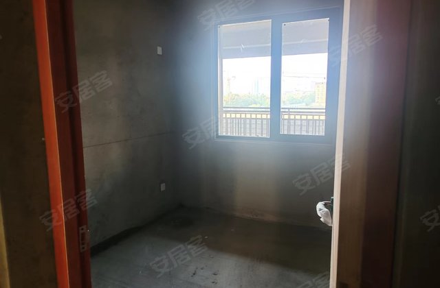 云峰中央公园3室2厅125㎡56.2万二手房图片