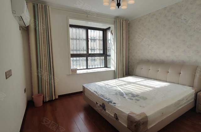 易居天韵3室2厅132㎡76.8万二手房图片