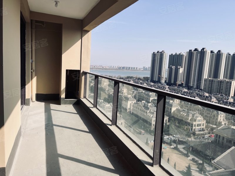 白鹭金岸3室2厅2卫142㎡南北133万