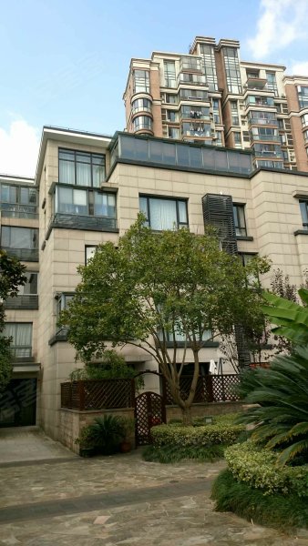 春申景城湖畔林语 