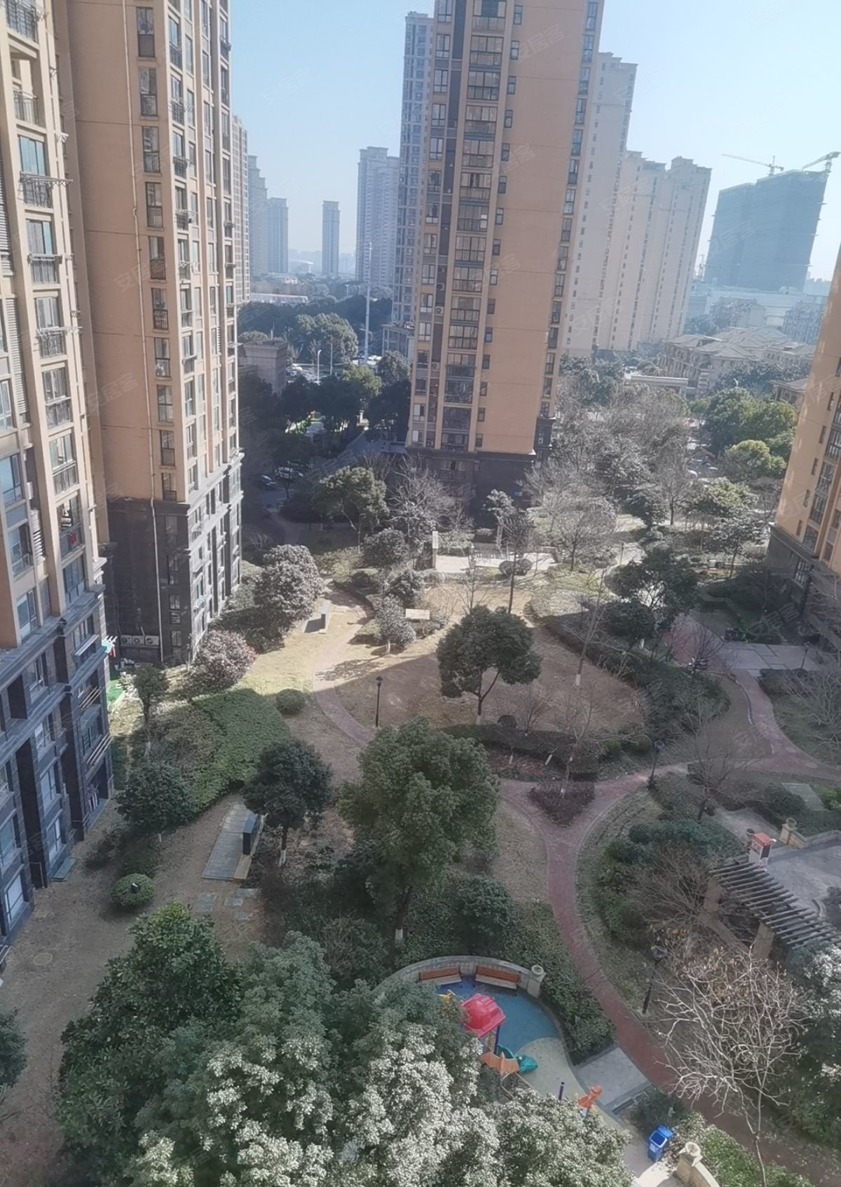 绿都万和城三区3室2厅2卫