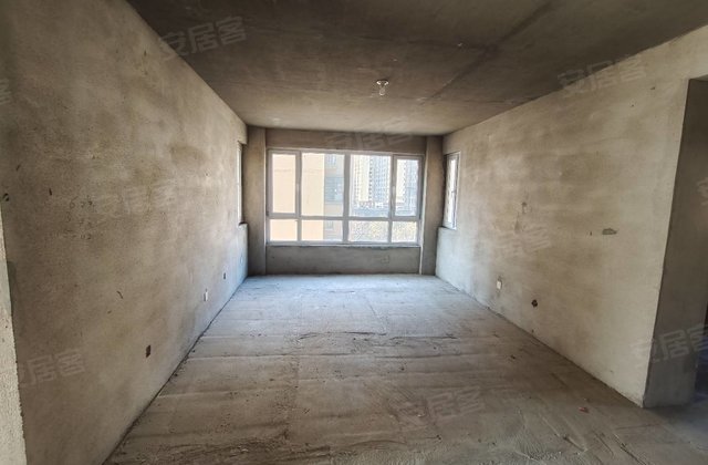 巴塞罗娜3室2厅100㎡46.5万二手房图片