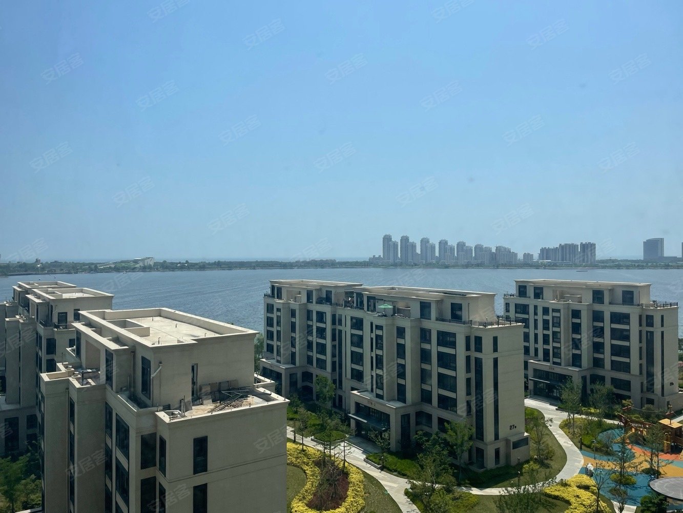 998万湖景房华发樱花湖三室精装带家具大落地窗香滨