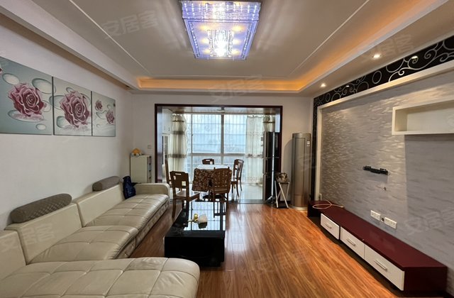 皇家帝王广场4室2厅155㎡65万二手房图片