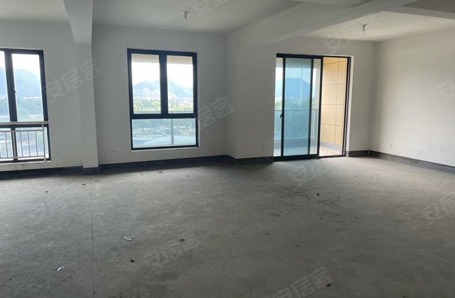 万邦国际(南区)4室2厅165㎡338万二手房图片