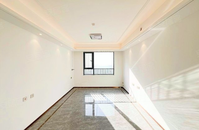 欣欣嘉园东区对面 万科璞悦臻园 三室双卫 全明户型