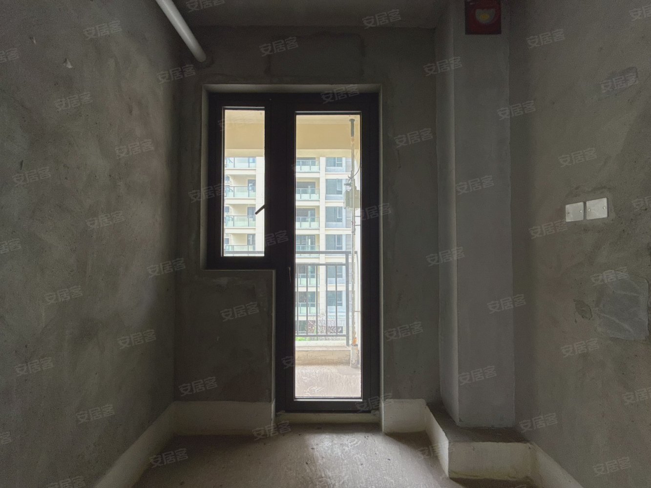 德信金成观澜大院4室2厅2卫108㎡南北55万