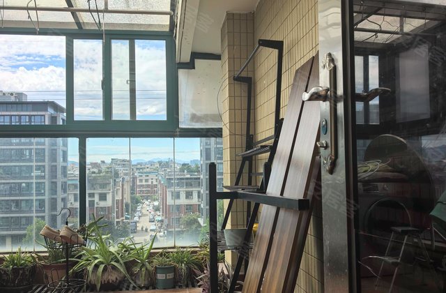 东方国际村4室2厅260㎡299万二手房图片