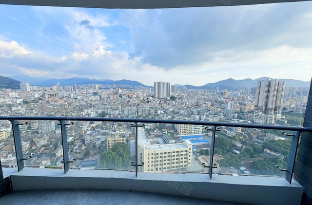 丽江东岸3室2厅110㎡88.8万二手房图片