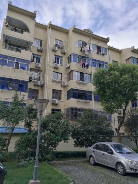 富岩路335弄小区 