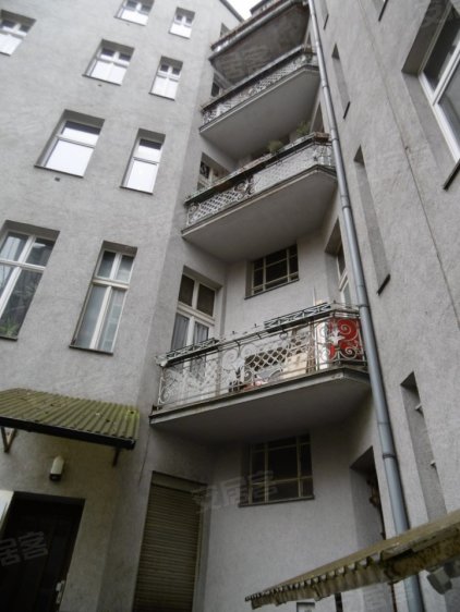 德国柏林约¥321万large and sustainable 4-room family apartment with二手房公寓图片