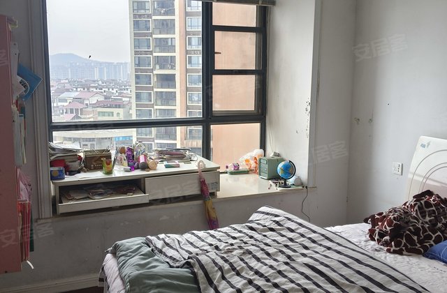 城南国际4室2厅137㎡120万二手房图片