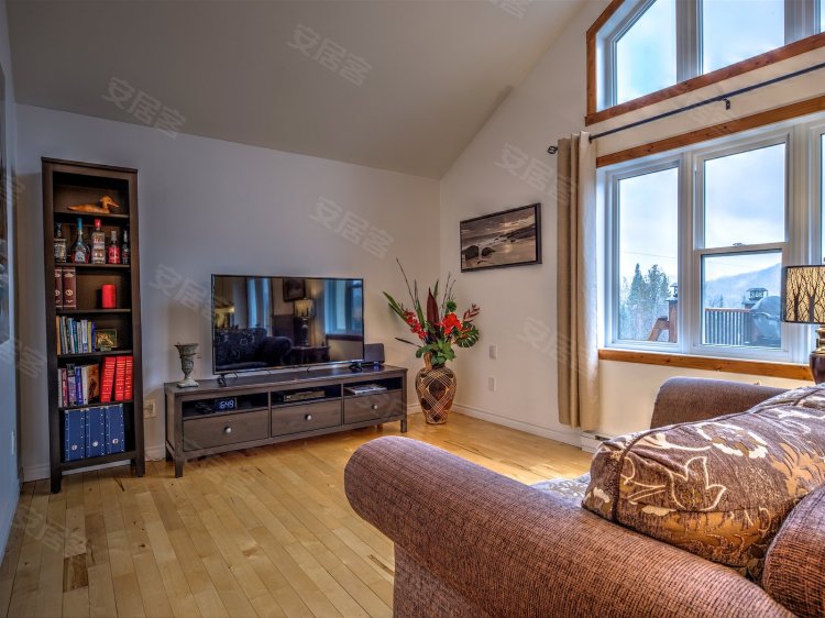 加拿大约¥166万CanadaSainte-Marguerite-du-Lac-Masson33 Rue du Dom二手房公寓图片