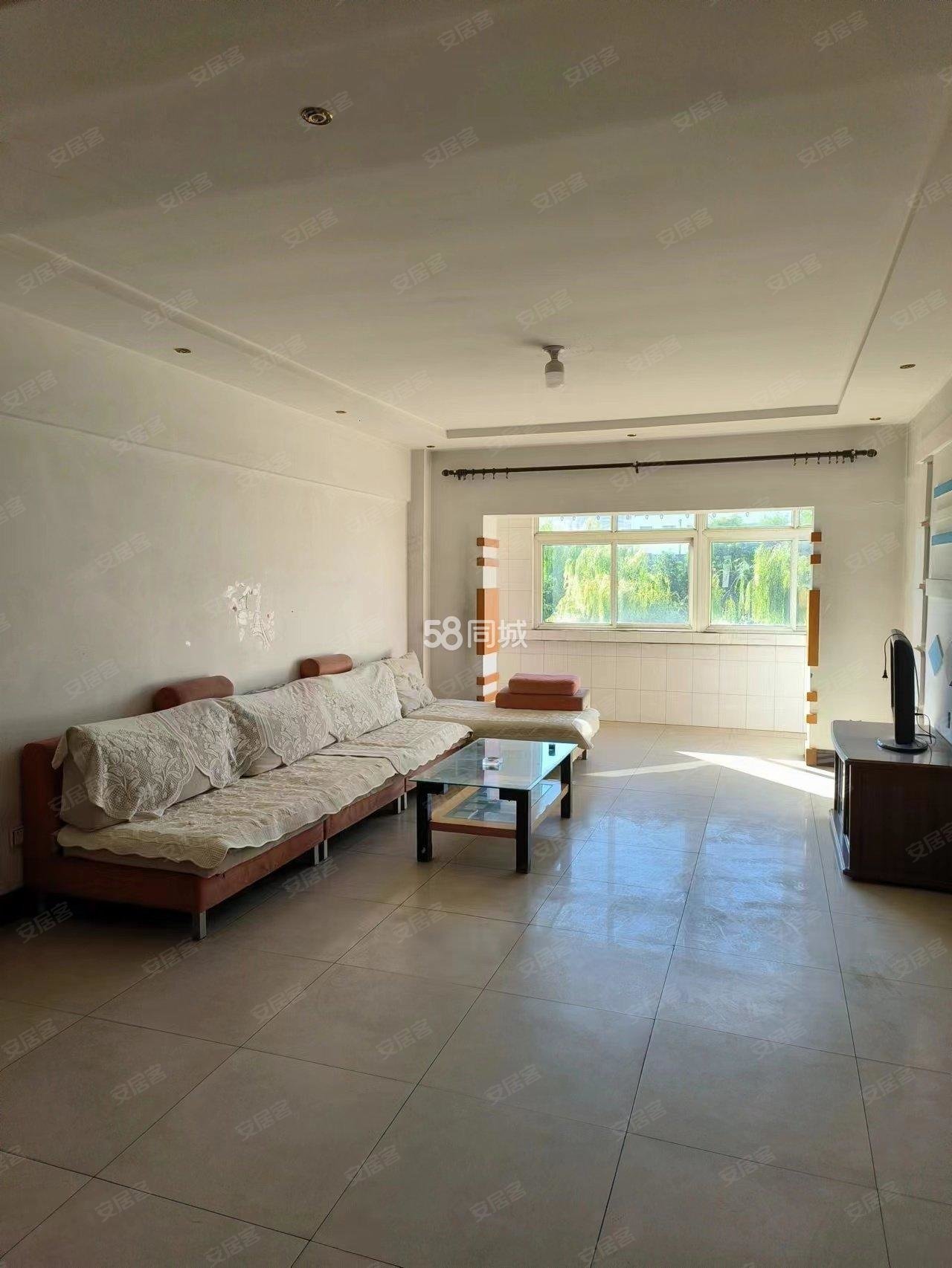 金岳商城3室2厅1卫129.65㎡南北45万