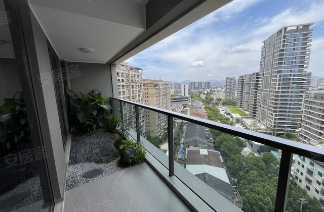 星谷花园4室2厅143㎡258万二手房图片