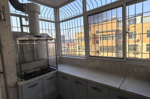 冠云佳苑3室2厅146.7㎡47万二手房图片