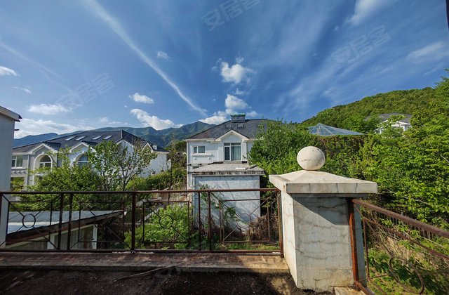 湖光山舍5室3厅209.6㎡738万二手房图片