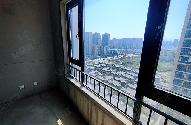 新天汉时代滨江4室2厅150㎡112万二手房图片