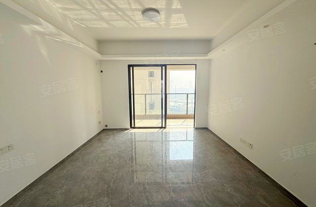 中国铁建海悦国际4室2厅123.72㎡165万二手房图片