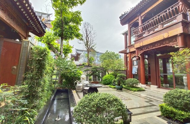 华皓亚龙府别墅