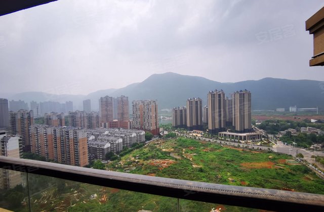 宏维天地4室2厅142㎡116万二手房图片
