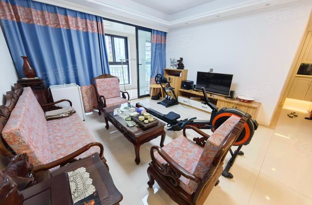 新城虞悦豪庭电梯洋房125.6平精装没住没住3房2卫有  