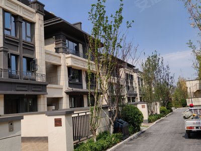 牛驼温泉孔雀城别墅