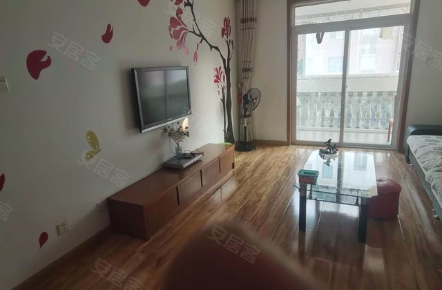 翡翠华庭 多层三楼 房东急急急卖 价钱到位    