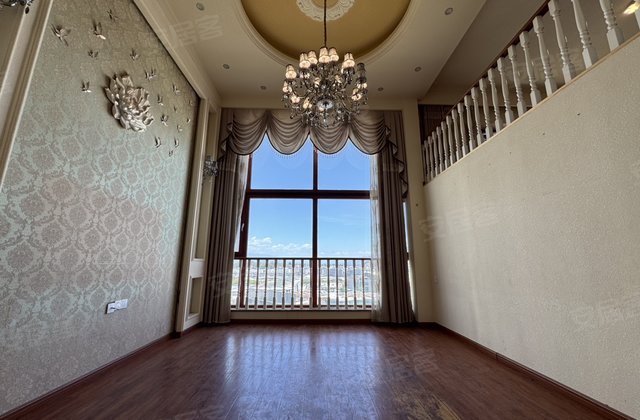 自由派4室2厅146㎡65万二手房图片