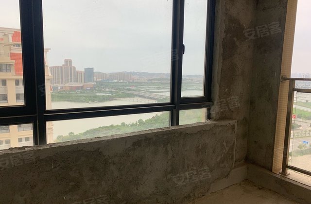 晖盛海湾国际4室2厅125㎡162万二手房图片