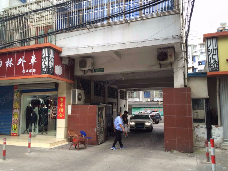 新川路742弄小区 