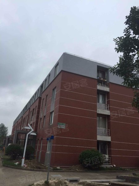 绿地临港家园海事小区 