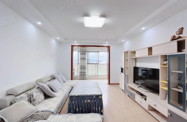 金泰倾城时光4室2厅131㎡39.8万二手房图片