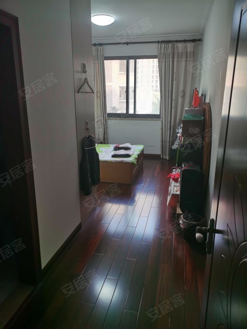 东方公寓(聚湖东路)4室2厅2卫