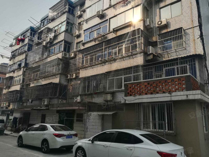 新德路341弄小区 