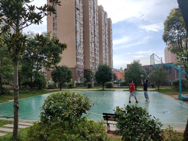 凯旋城(通站南路)