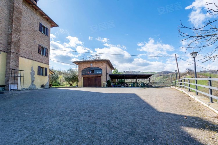 意大利约¥1034万ItalyCastelvetro di ModenaVia二手房独栋别墅图片